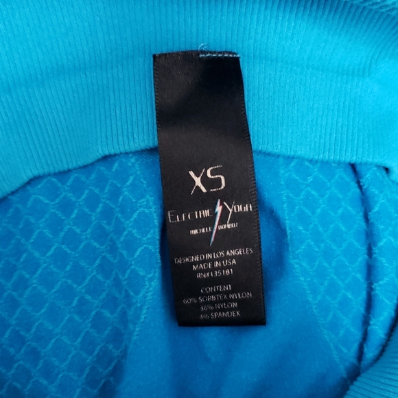 Electric Yoga tank - Picture 3 of 4